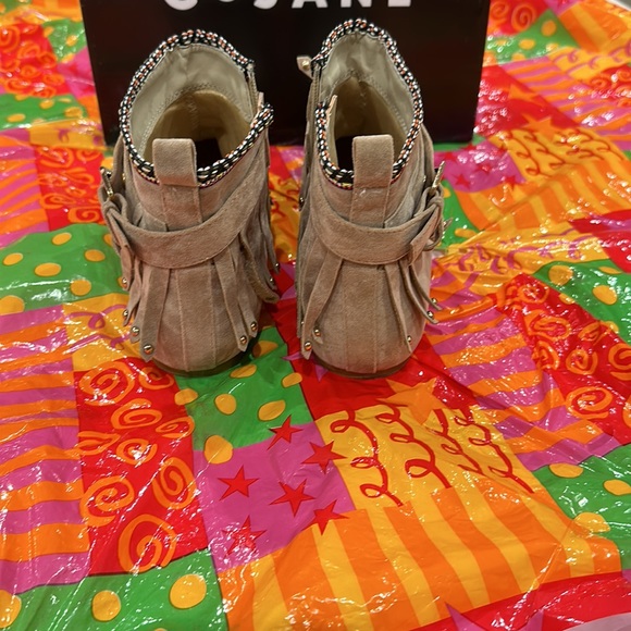 Go Nane (Kalisa) Moccasin Boots - Color Taupe - Picture 2 of 10